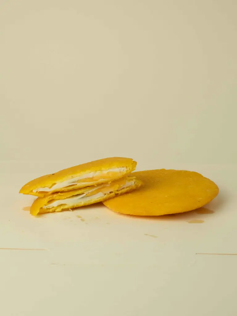 [009-8] AREPA DE HUEVO