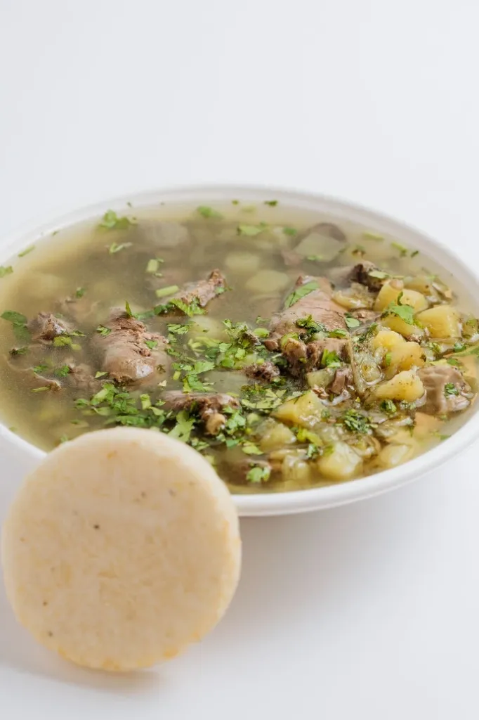 CALDO DE COSTILLA
